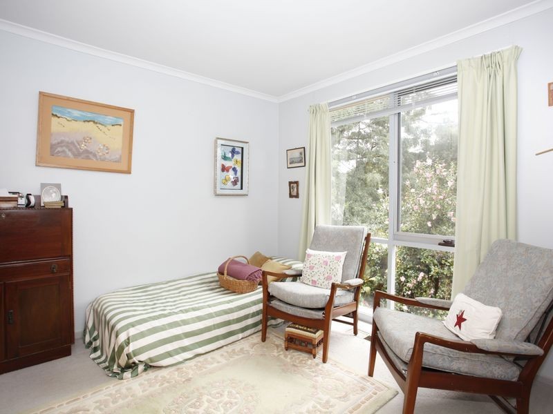 2/4 Camley Court, Berwick VIC 3806