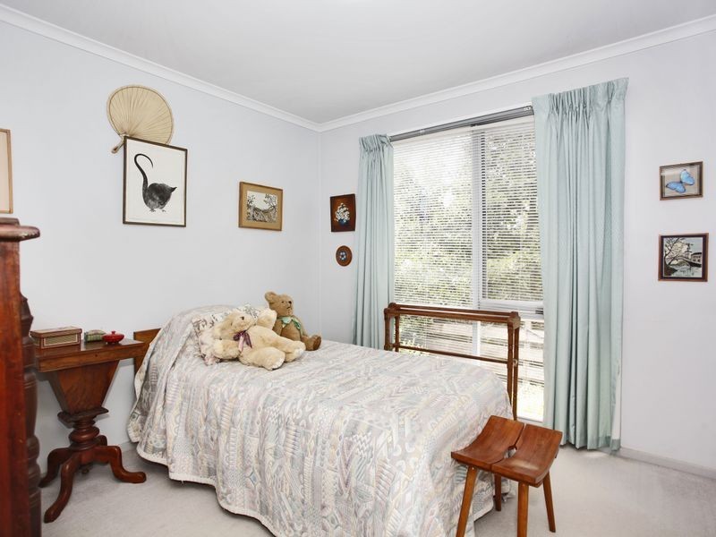 2/4 Camley Court, Berwick VIC 3806