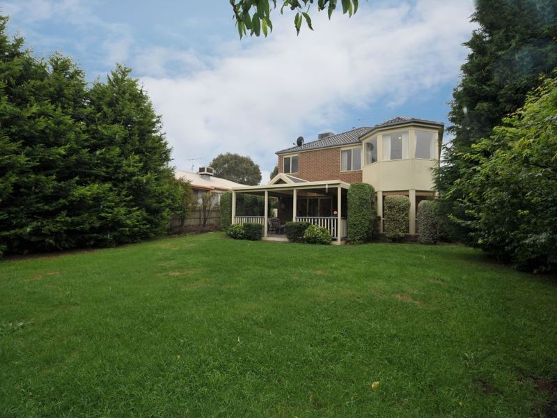 17 Cullen Close, Berwick VIC 3806