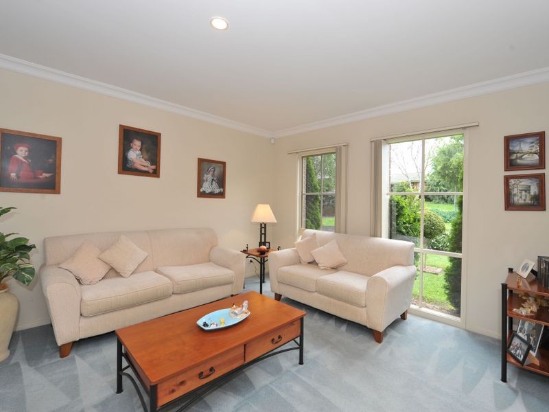 17 Cullen Close, Berwick VIC 3806