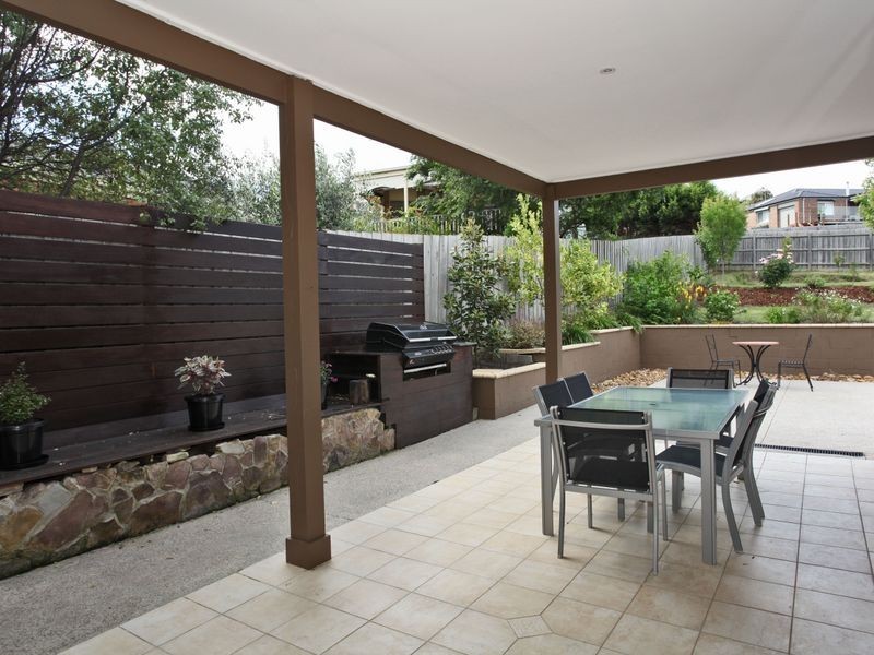 60 Fieldstone Boulevard, Beaconsfield VIC 3807
