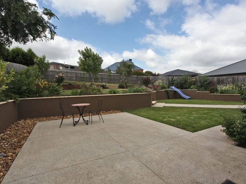 60 Fieldstone Boulevard, Beaconsfield VIC 3807