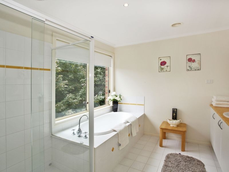 60 Fieldstone Boulevard, Beaconsfield VIC 3807