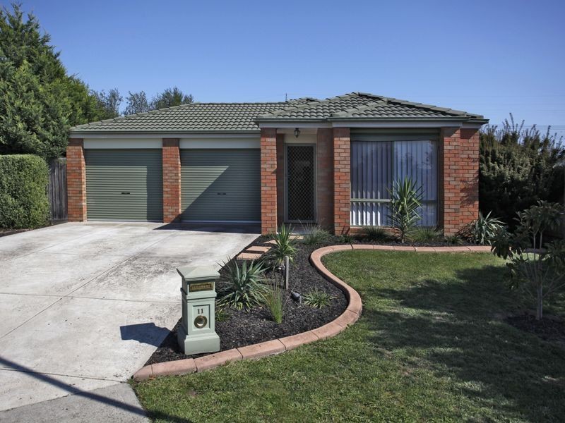 11 Edgewood Close, Narre Warren South VIC 3805