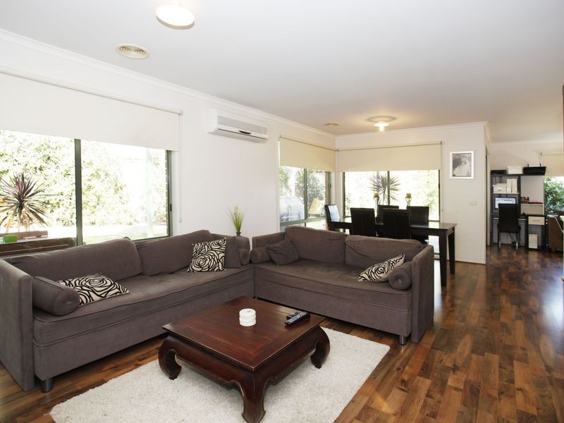 11 Edgewood Close, Narre Warren South VIC 3805