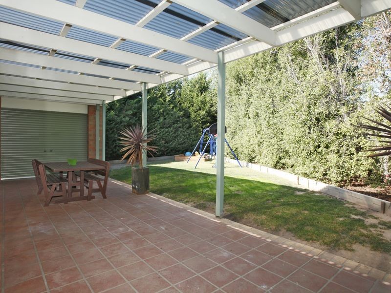 11 Edgewood Close, Narre Warren South VIC 3805