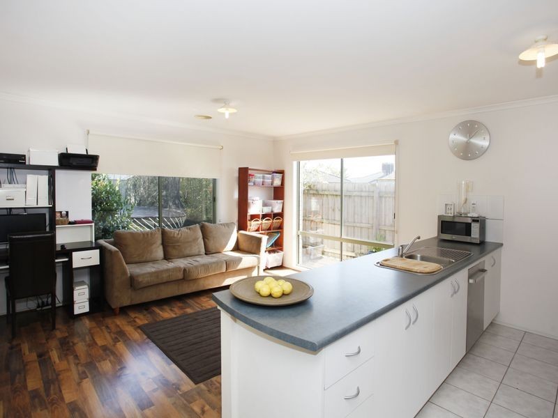 11 Edgewood Close, Narre Warren South VIC 3805