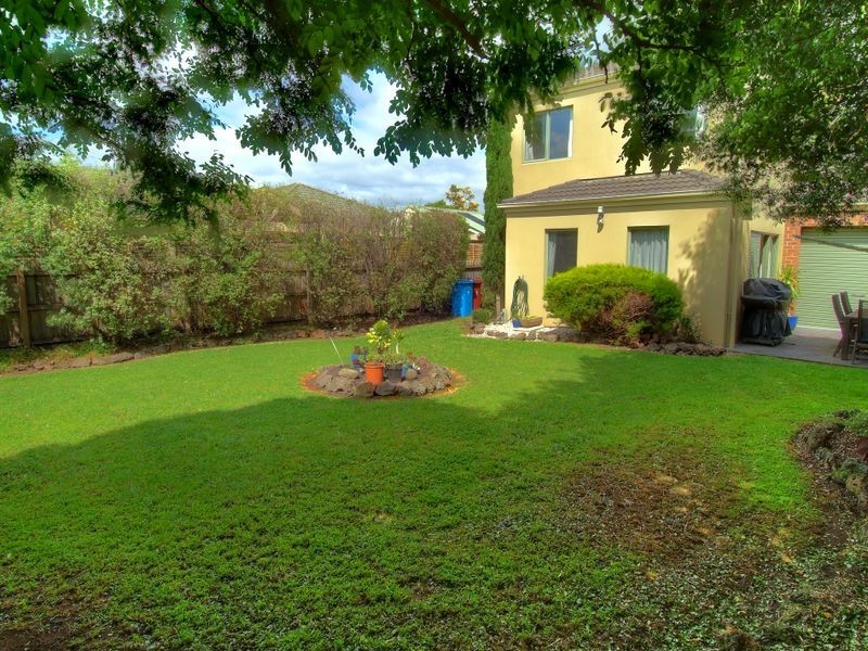 2A Fieldhouse Lane, Berwick VIC 3806