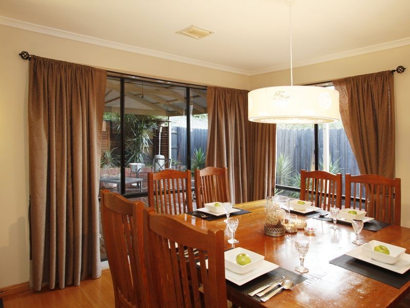 8 Charmouth Place, Narre Warren VIC 3805