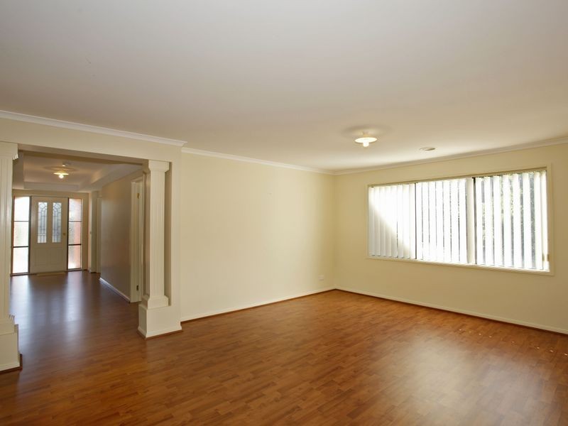 6 Gordon Close, Narre Warren South VIC 3805