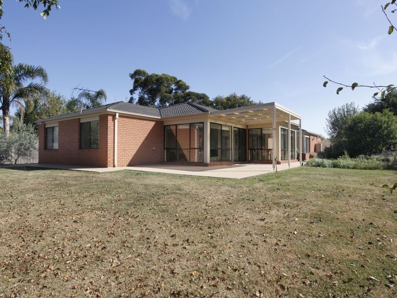 6 Gordon Close, Narre Warren South VIC 3805