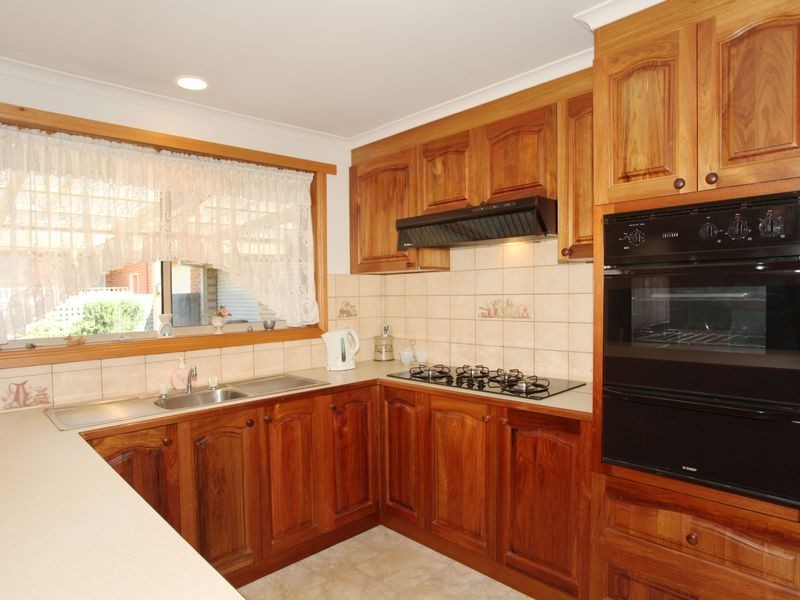 2 Dryden Court, Berwick VIC 3806