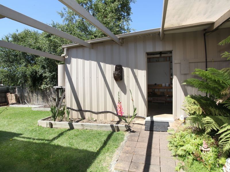 2 Dryden Court, Berwick VIC 3806