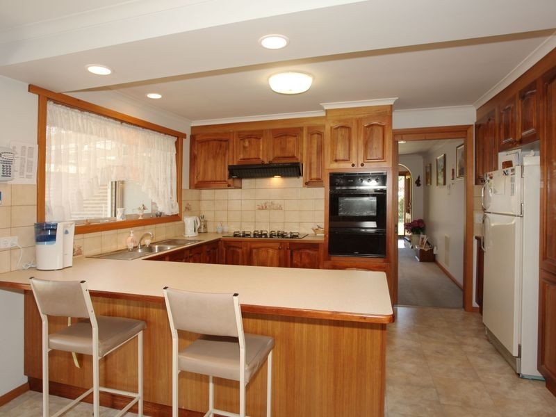 2 Dryden Court, Berwick VIC 3806