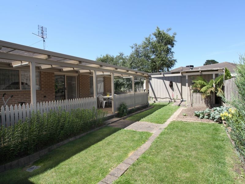 2 Dryden Court, Berwick VIC 3806