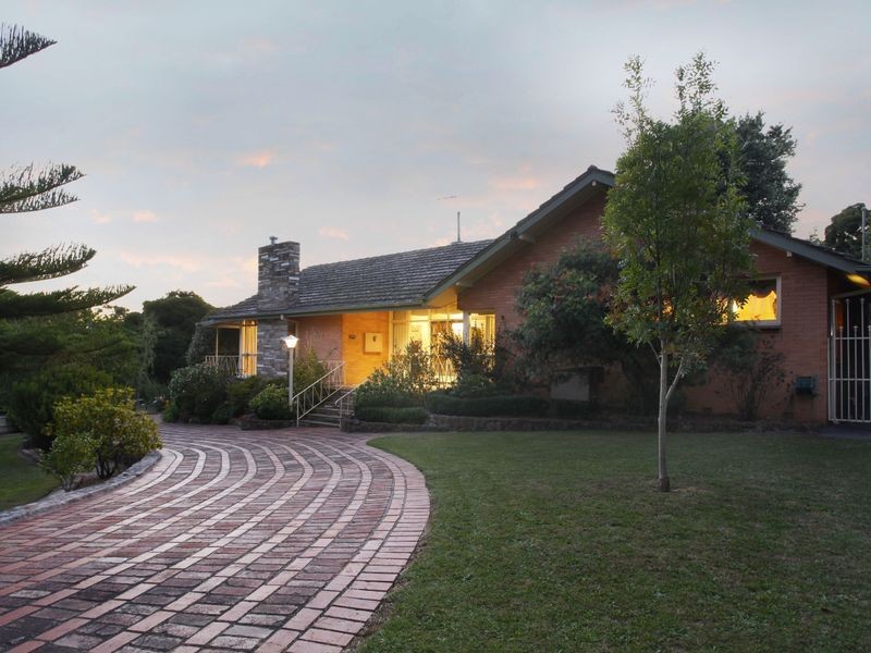 41-43 Manuka Road, Berwick VIC 3806