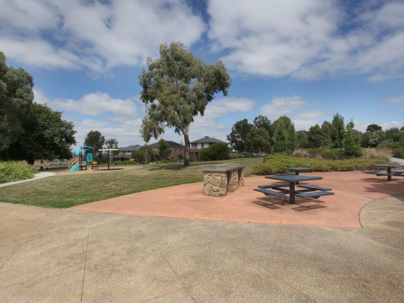 11 Limousin Court, Berwick VIC 3806