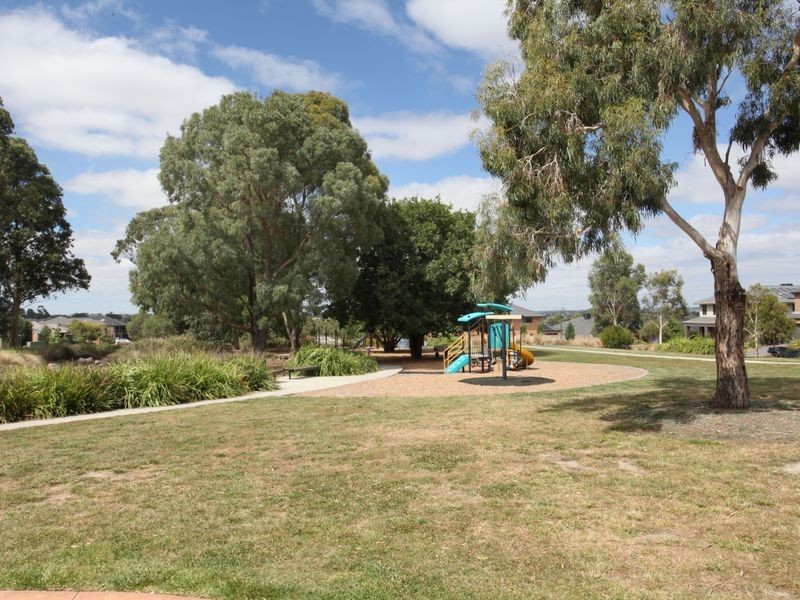 11 Limousin Court, Berwick VIC 3806