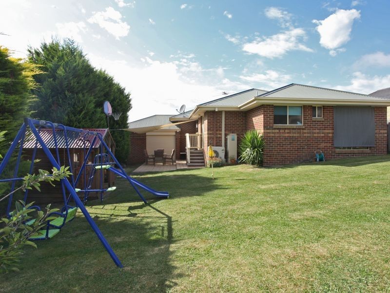 37 Jarryd Crescent, Berwick VIC 3806
