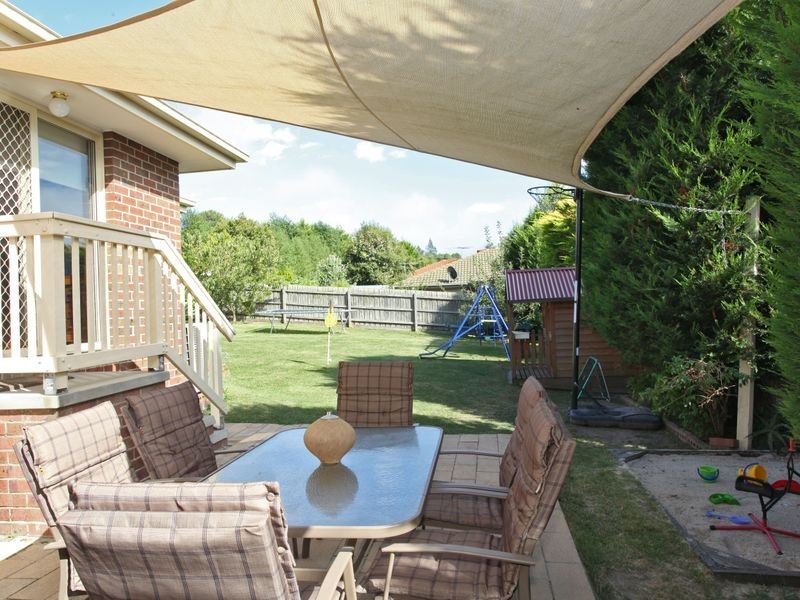 37 Jarryd Crescent, Berwick VIC 3806