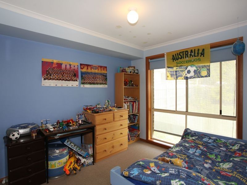 37 Jarryd Crescent, Berwick VIC 3806