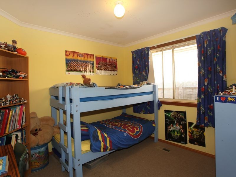 37 Jarryd Crescent, Berwick VIC 3806