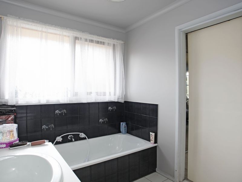 19 Shiraz Crescent, Narre Warren VIC 3805