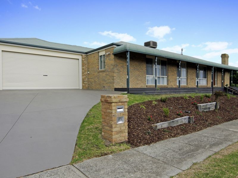 4 Hagen Drive, Berwick VIC 3806