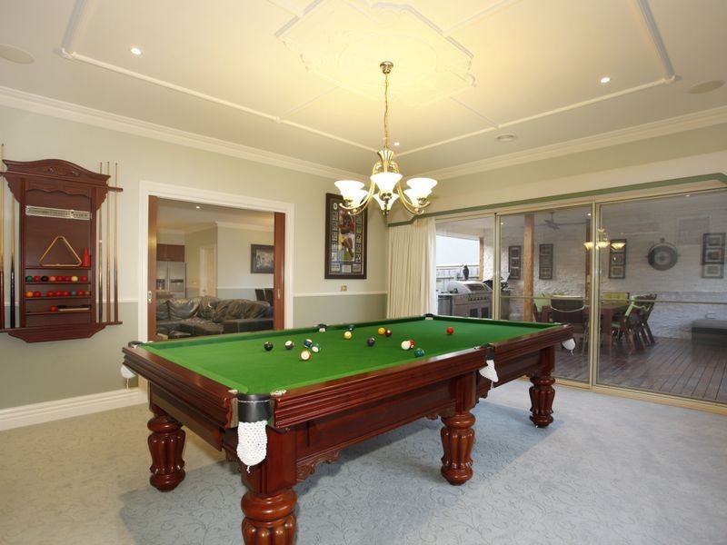 14 Nightingale Crescent, Berwick VIC 3806