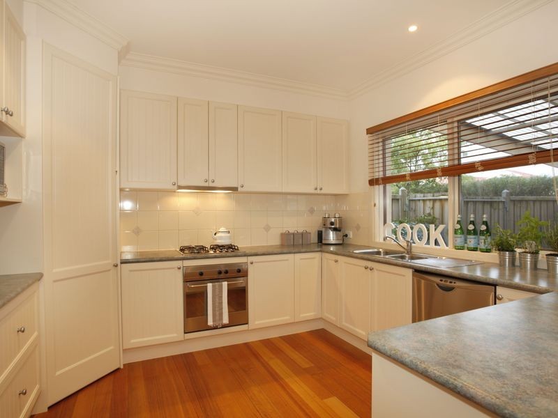 10 Logan Place, Berwick VIC 3806