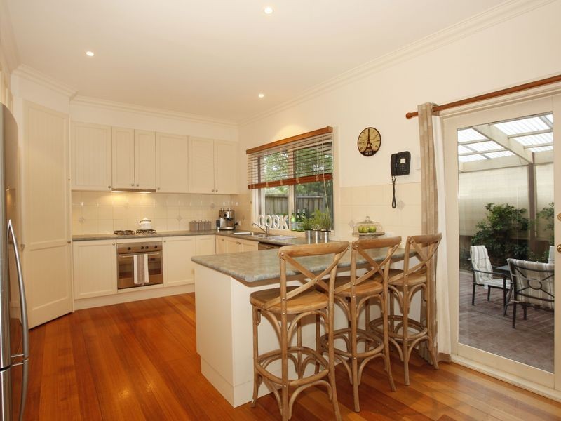 10 Logan Place, Berwick VIC 3806