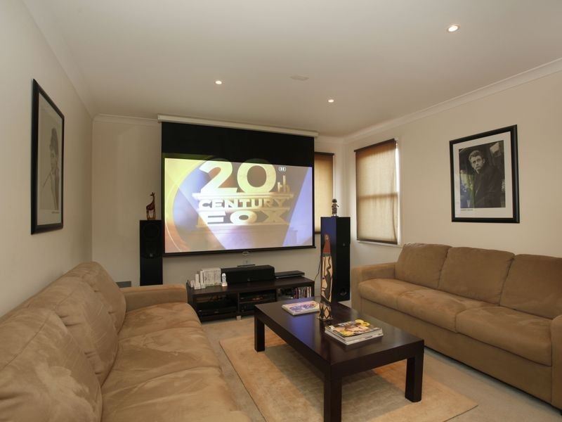 10 Logan Place, Berwick VIC 3806