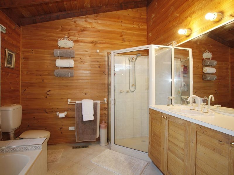 4 Dewhurst Road, Emerald VIC 3782