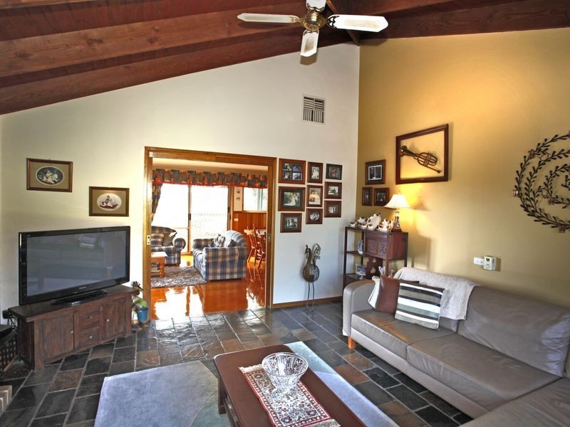 18 Mahon Avenue, Beaconsfield VIC 3807