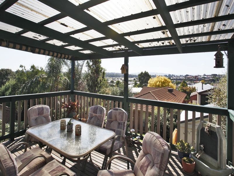 18 Mahon Avenue, Beaconsfield VIC 3807