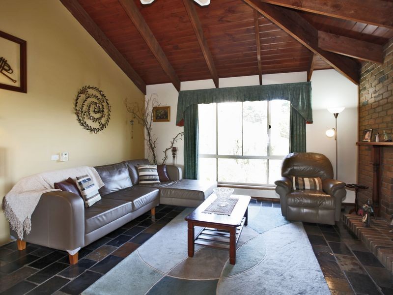 18 Mahon Avenue, Beaconsfield VIC 3807