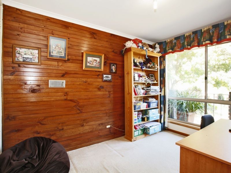 18 Mahon Avenue, Beaconsfield VIC 3807