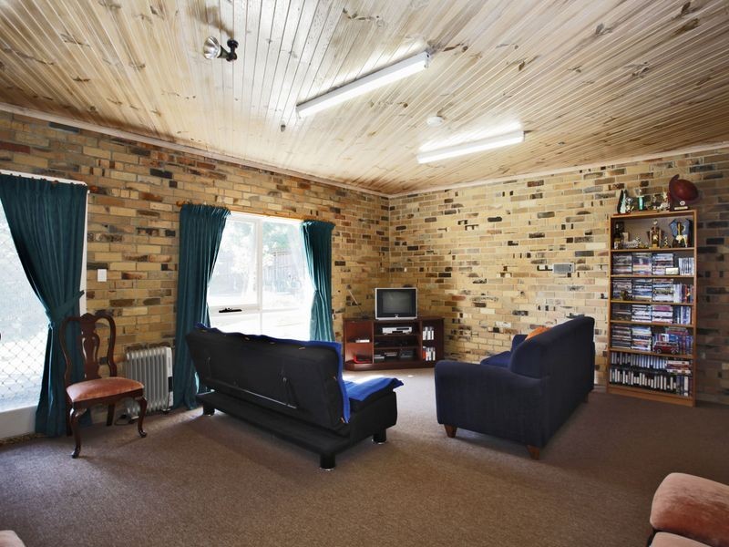 18 Mahon Avenue, Beaconsfield VIC 3807