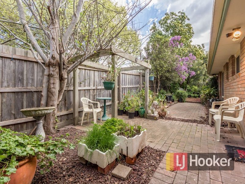 2/27-29 Souter Street, Beaconsfield VIC 3807