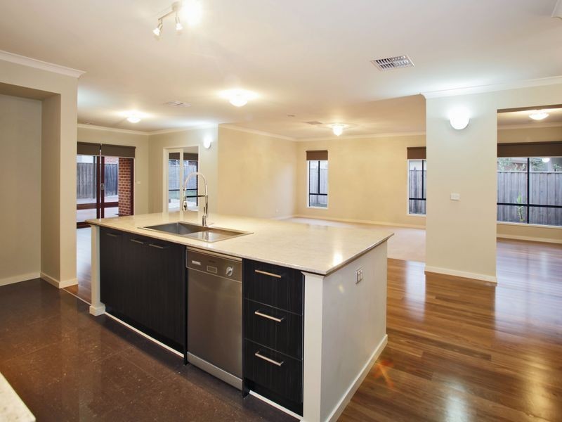 5 Cribb Cove, Narre Warren South VIC 3805