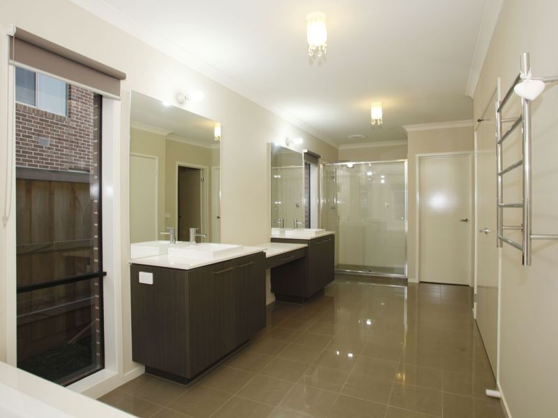 5 Cribb Cove, Narre Warren South VIC 3805