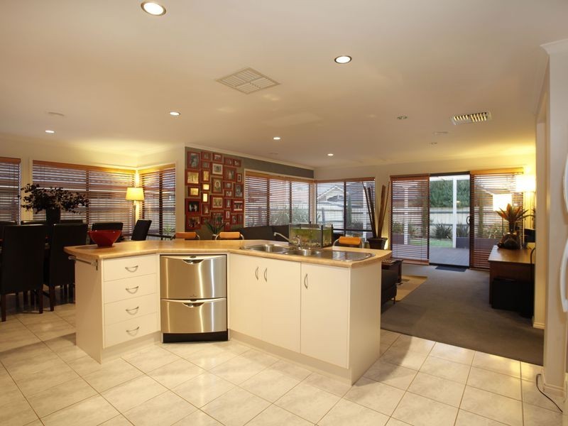 22 Osmington Circle, Narre Warren South VIC 3805