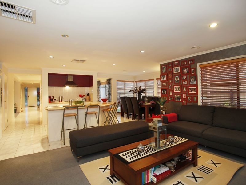 22 Osmington Circle, Narre Warren South VIC 3805