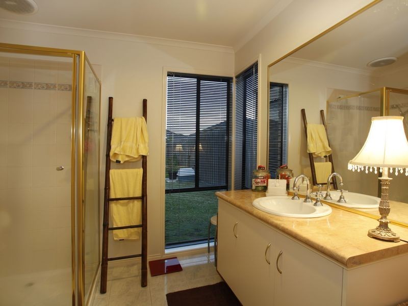 22 Osmington Circle, Narre Warren South VIC 3805