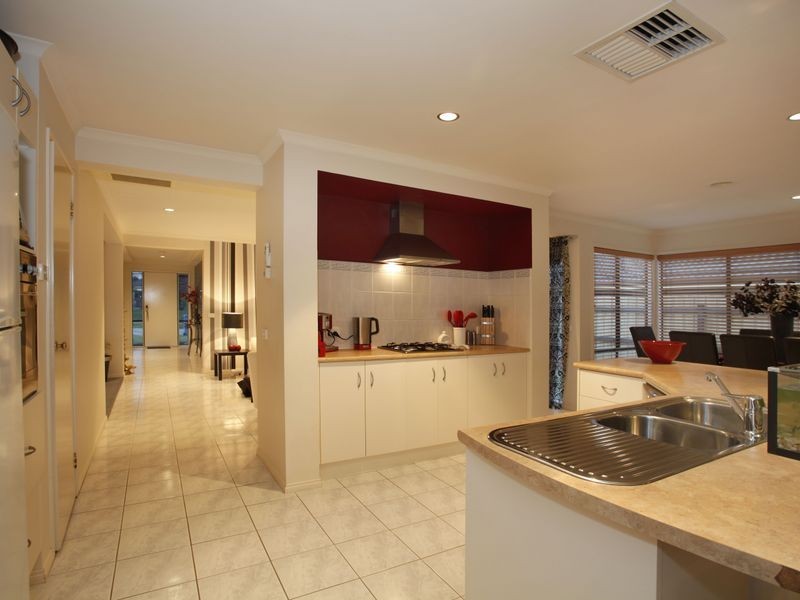 22 Osmington Circle, Narre Warren South VIC 3805