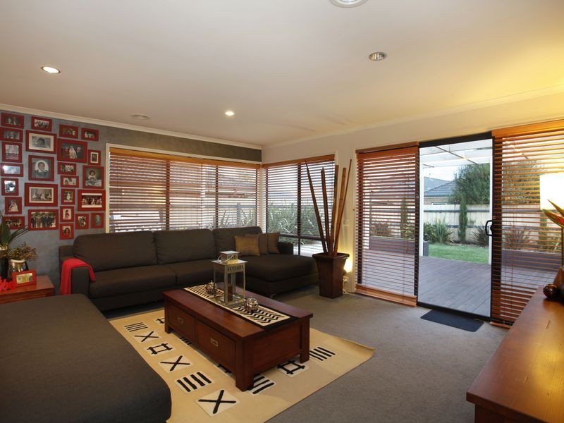 22 Osmington Circle, Narre Warren South VIC 3805