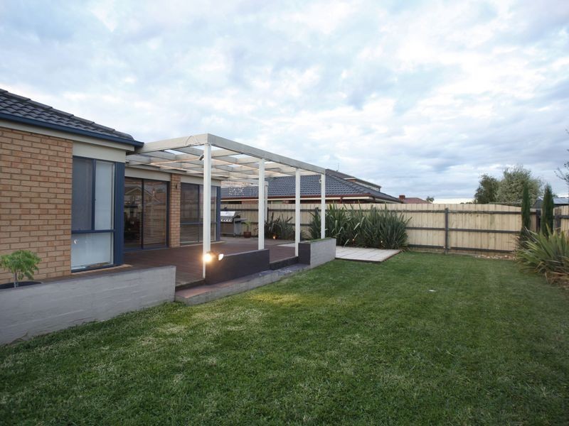 22 Osmington Circle, Narre Warren South VIC 3805