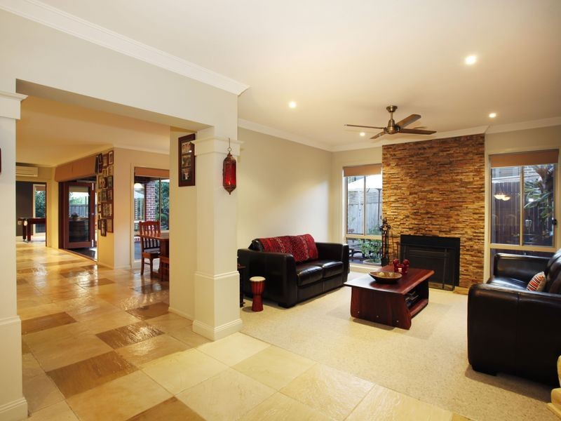 6 Lorne Court, Berwick VIC 3806