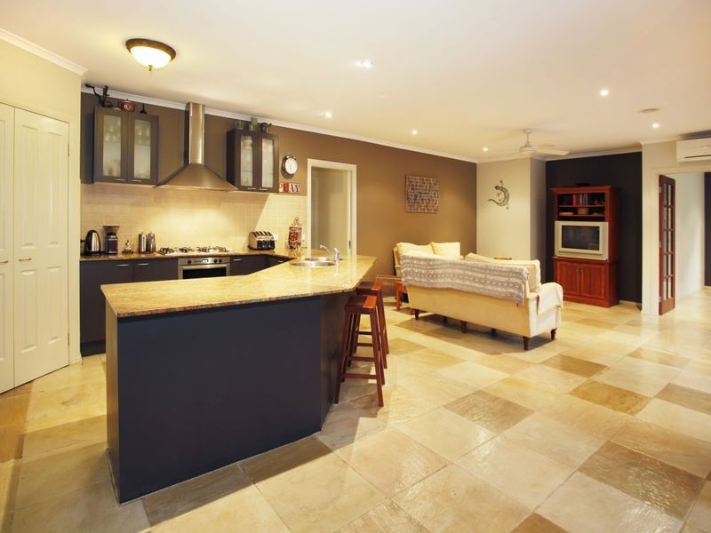 6 Lorne Court, Berwick VIC 3806