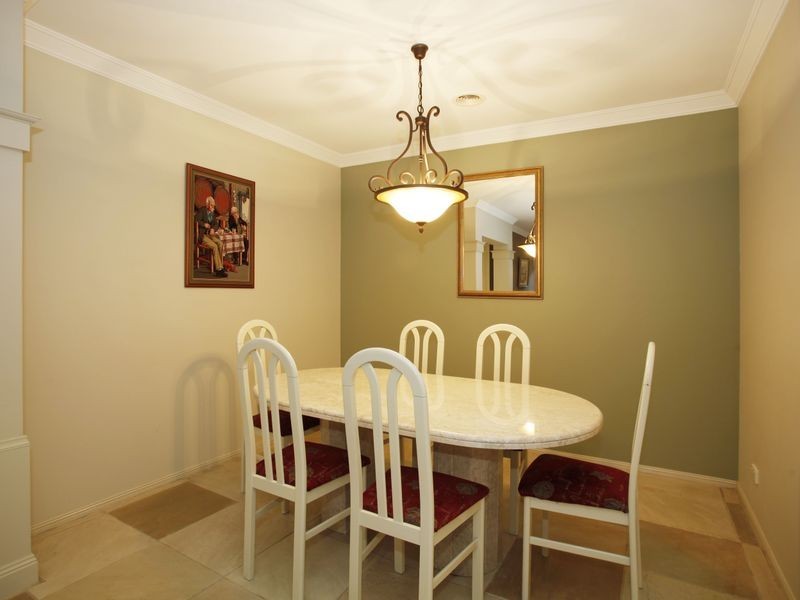 6 Lorne Court, Berwick VIC 3806